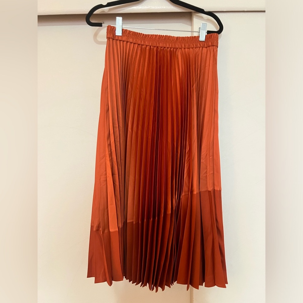 NEW WITH TAGS// CLUB MONACO// skirt